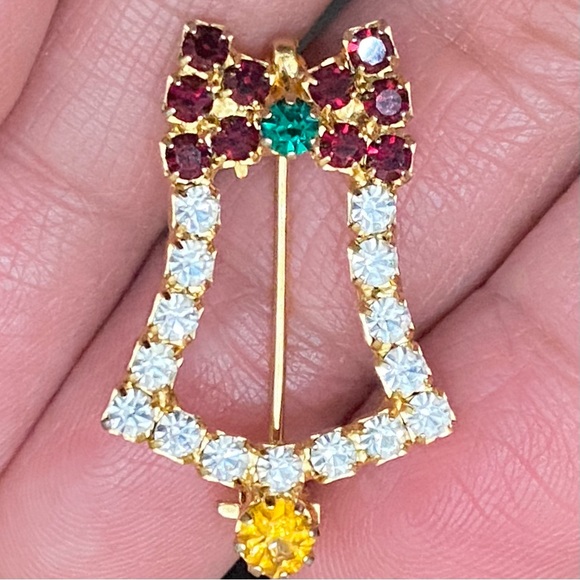 Vintage Unsigned Rhinestones Christmas Bell Brooch - Picture 2 of 9